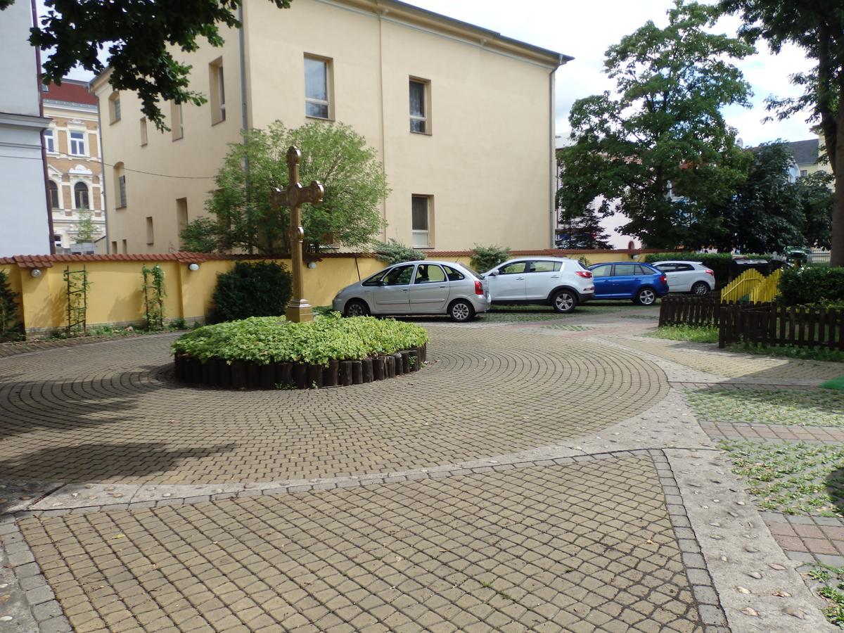 Hotel Zlaty Kriz Teplice Esterno foto