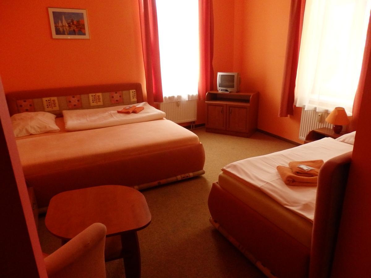 Hotel Zlaty Kriz Teplice Esterno foto